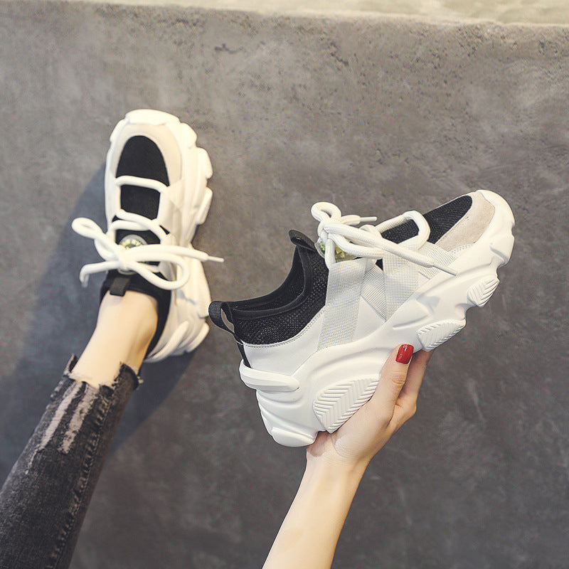 Woman Mesh Surface Sneakers
